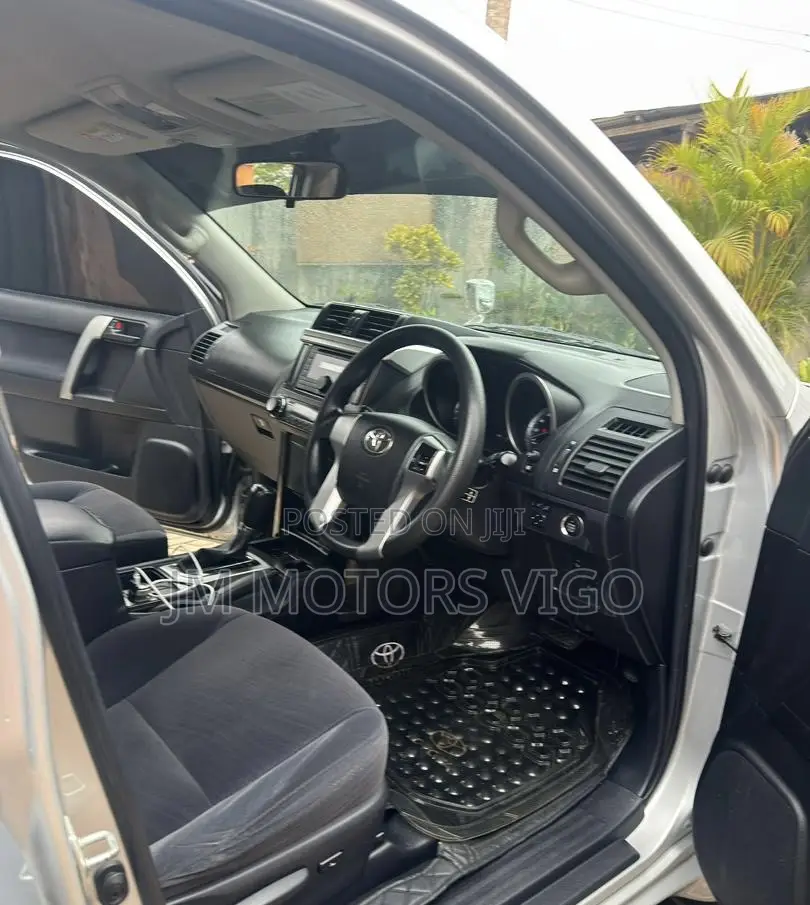 Toyota Land Cruiser Prado 2014 Silver