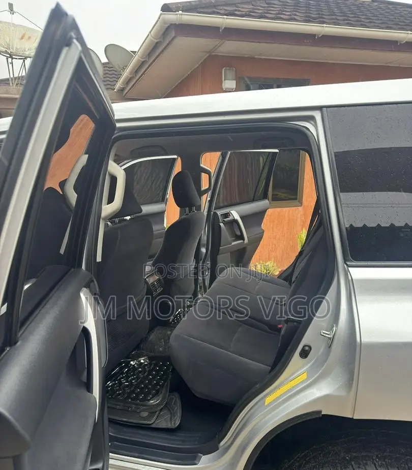 Toyota Land Cruiser Prado 2014 Silver