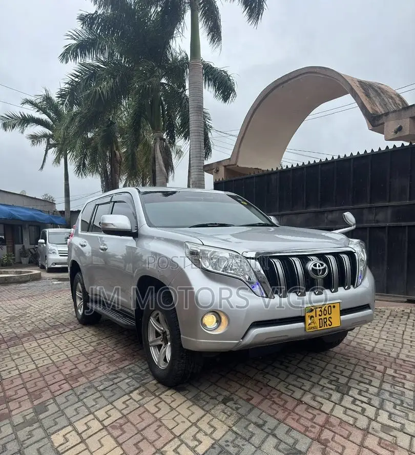 Toyota Land Cruiser Prado 2014 Silver