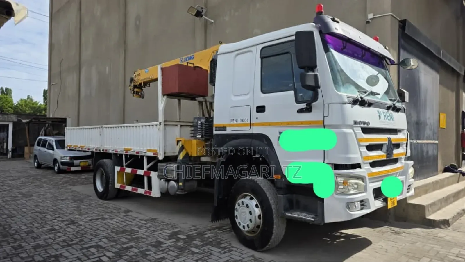 Howo 4*2 Crane Truck RHD (Ehg)