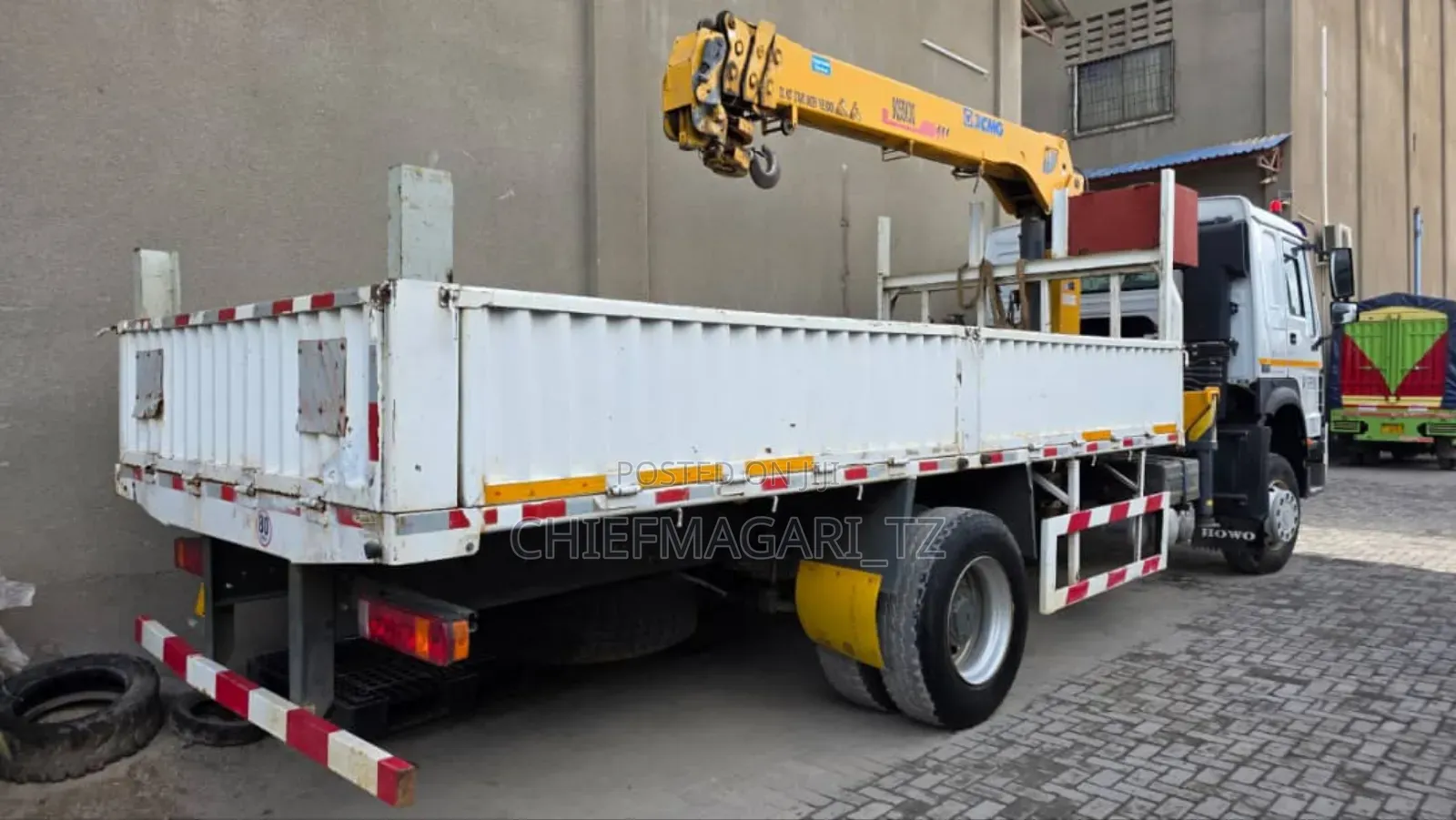 Howo 4*2 Crane Truck RHD (Ehg)