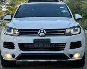 Volkswagen Touareg 2012 White