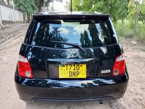 Toyota IST 2005 Black
