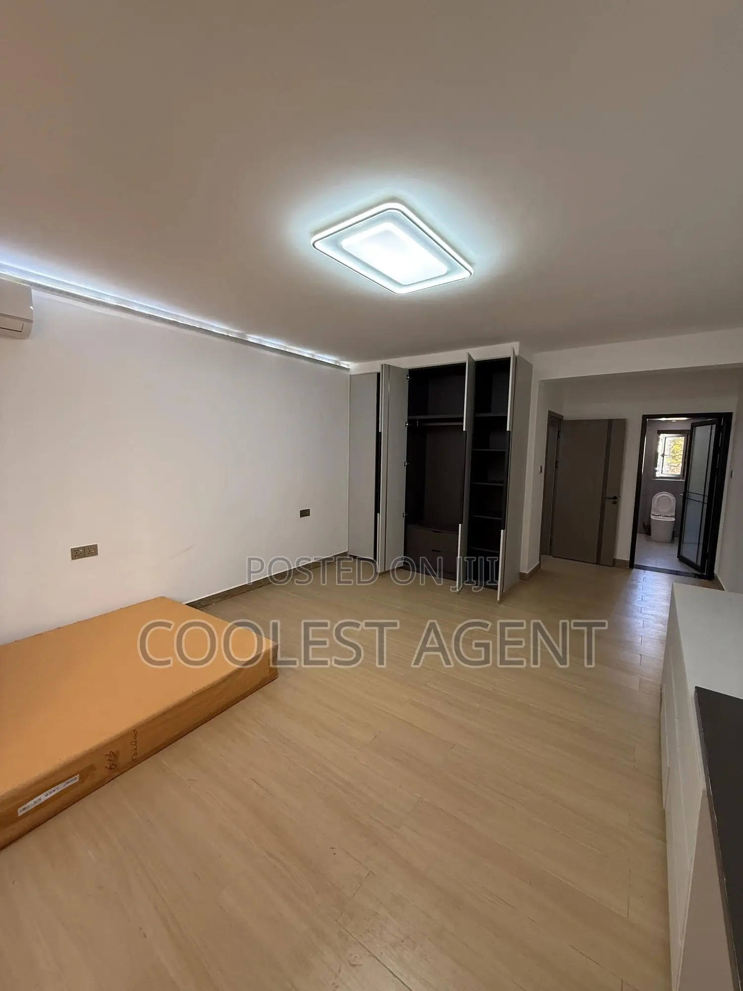 3bdrm Apartment in Coolest Estate, Oyster Bay for sale