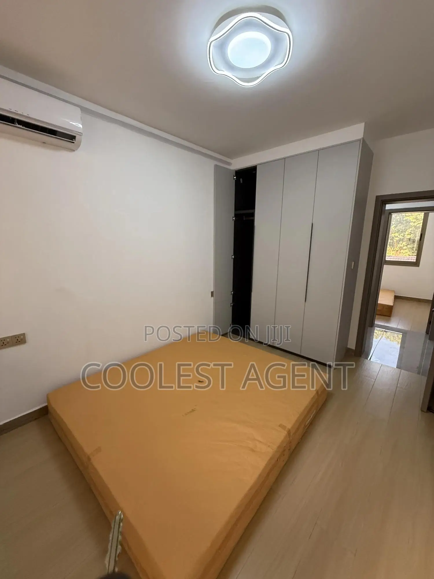 3bdrm Apartment in Coolest Estate, Oyster Bay for sale