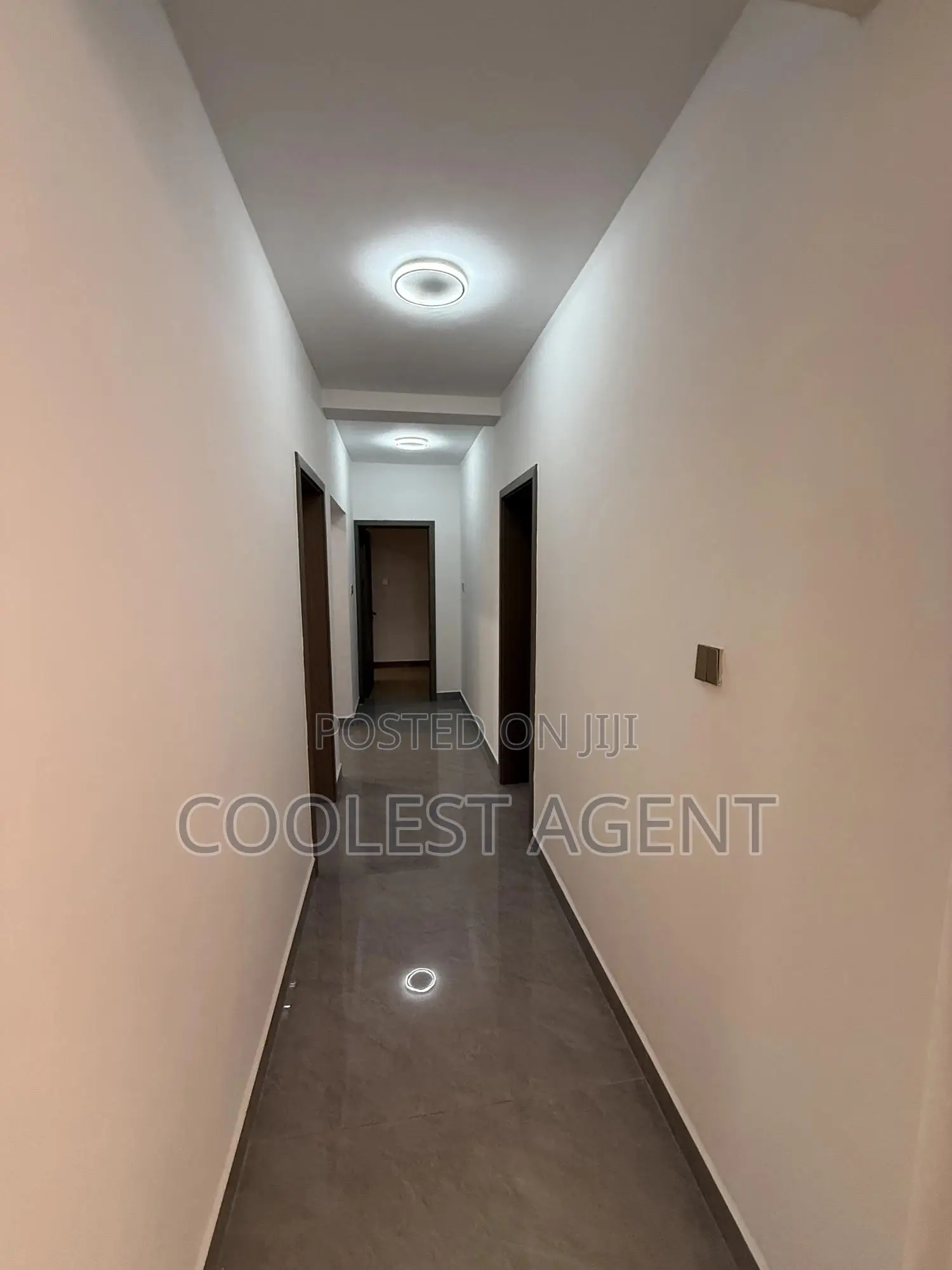 3bdrm Apartment in Coolest Estate, Oyster Bay for sale