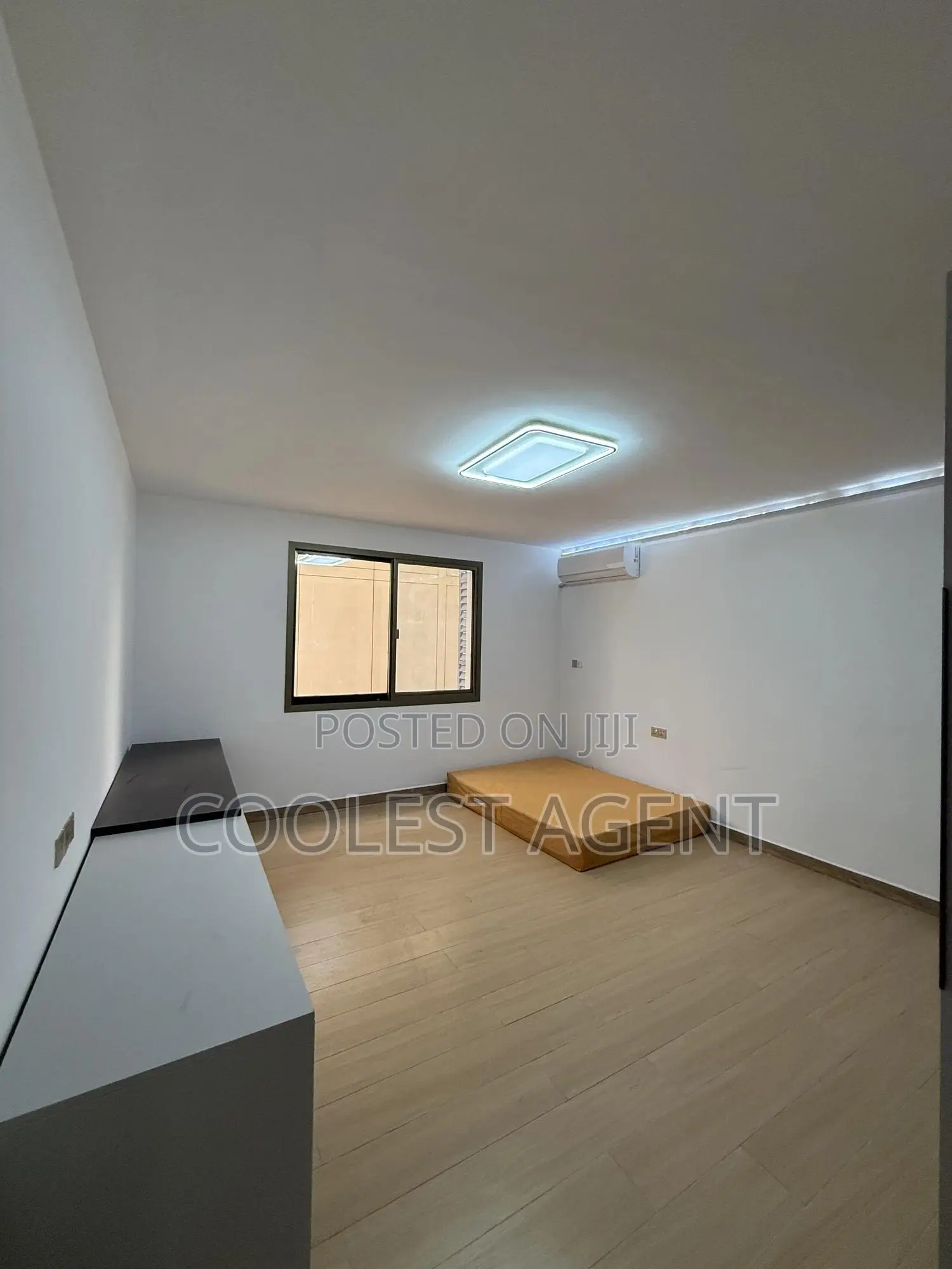 3bdrm Apartment in Coolest Estate, Oyster Bay for sale