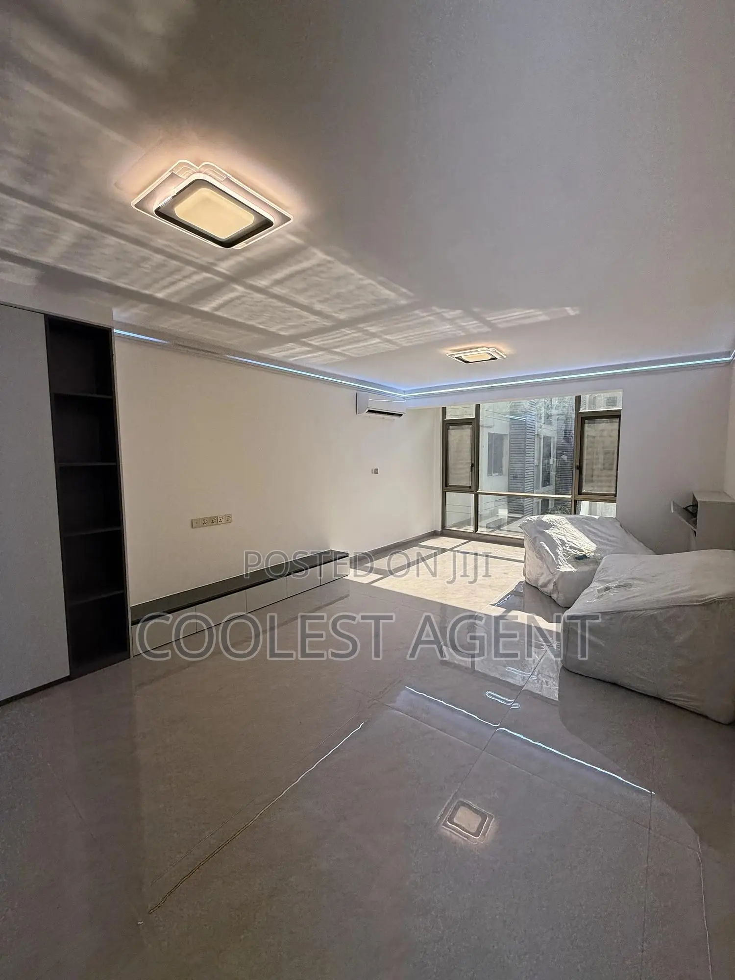 3bdrm Apartment in Coolest Estate, Oyster Bay for sale