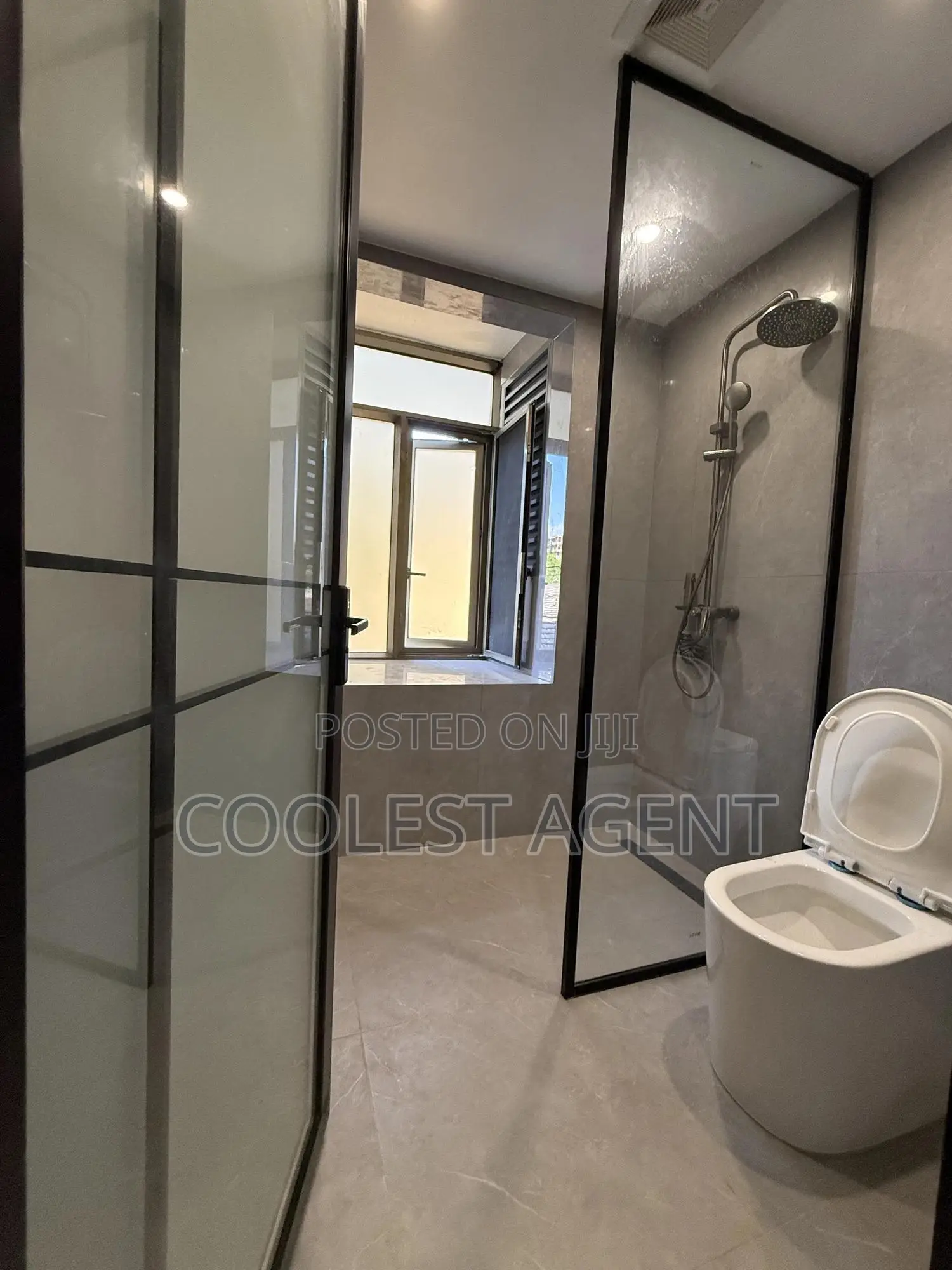 3bdrm Apartment in Coolest Estate, Oyster Bay for sale
