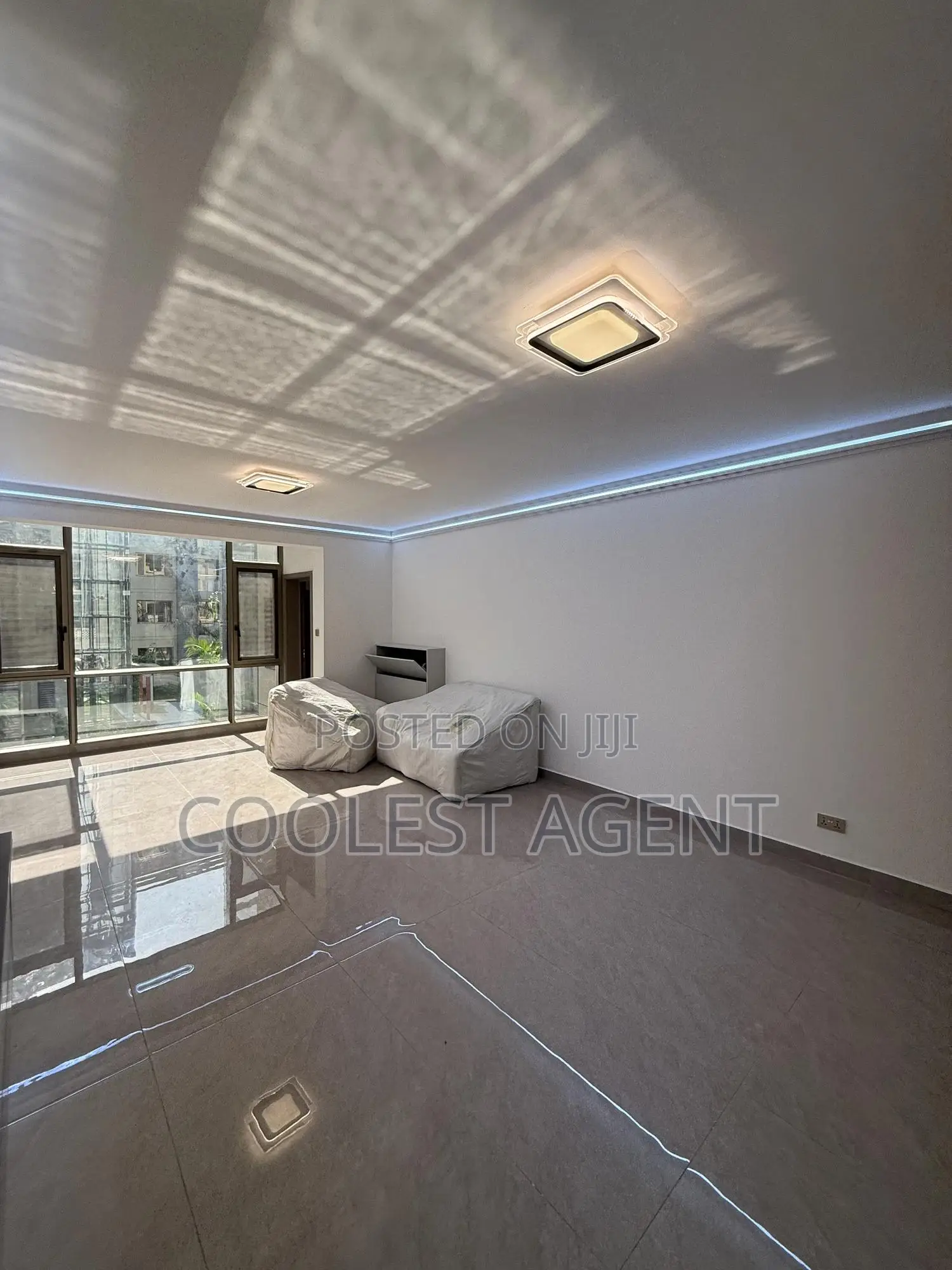 3bdrm Apartment in Coolest Estate, Oyster Bay for sale