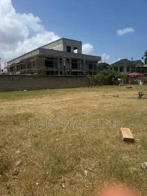 Kiwanja Kinauzwa Mbezi Beach