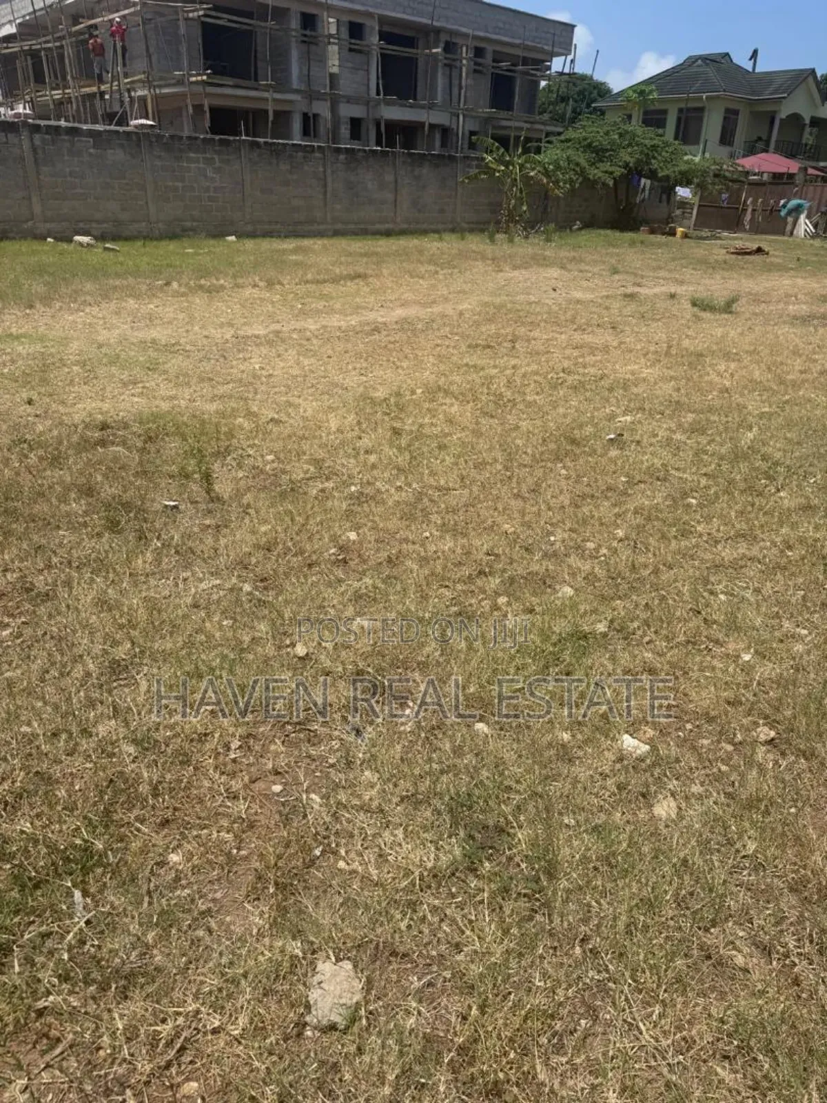 Kiwanja Kinauzwa Mbezi Beach
