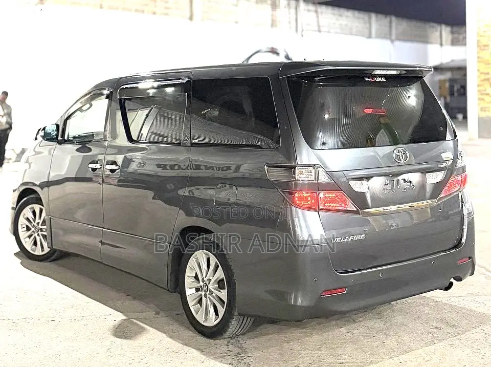 Toyota Vellfire 2008 Gray