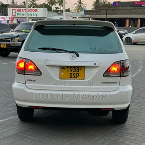 Toyota Harrier 2002 White