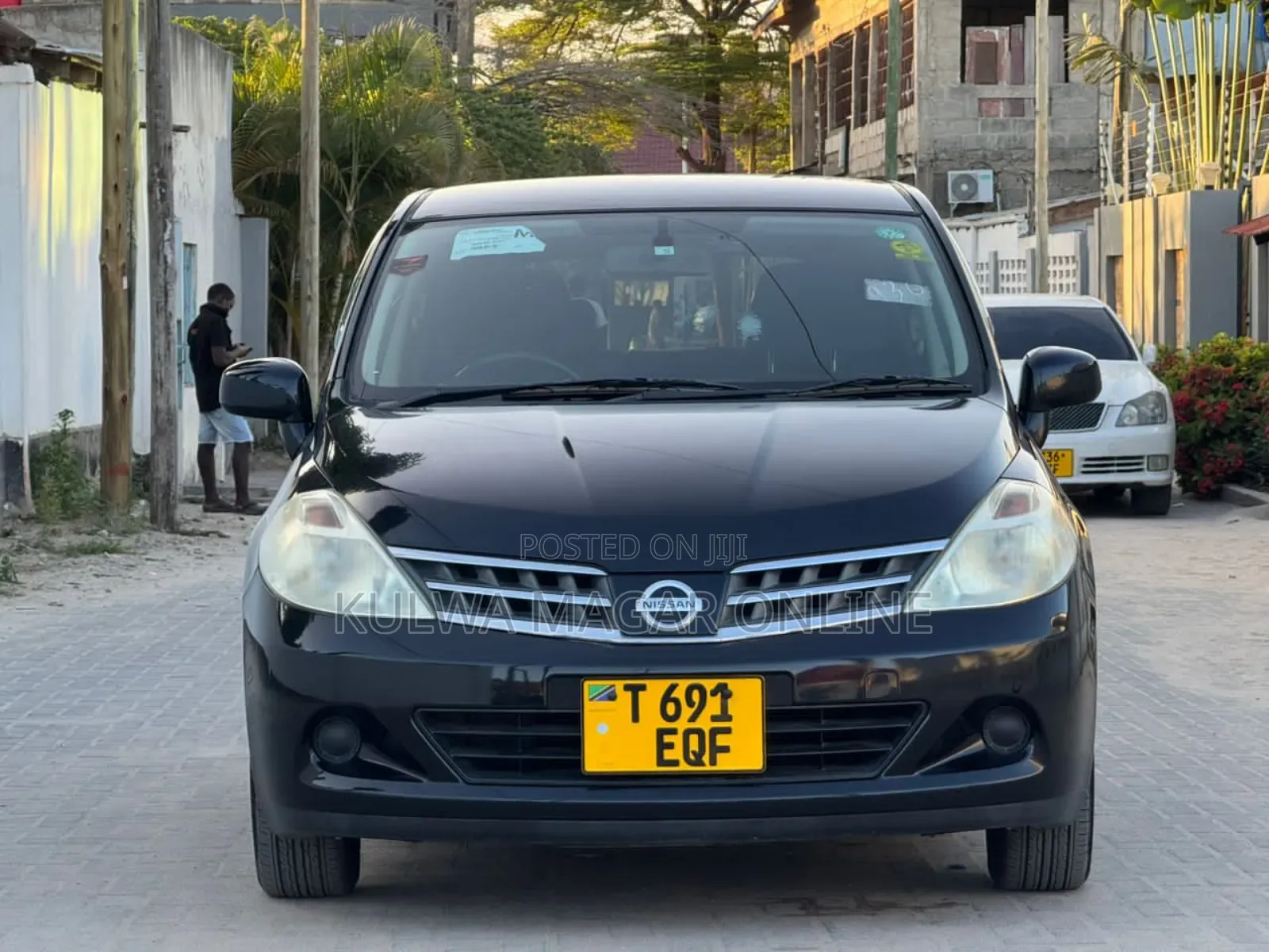 Nissan Tiida 2010 Black