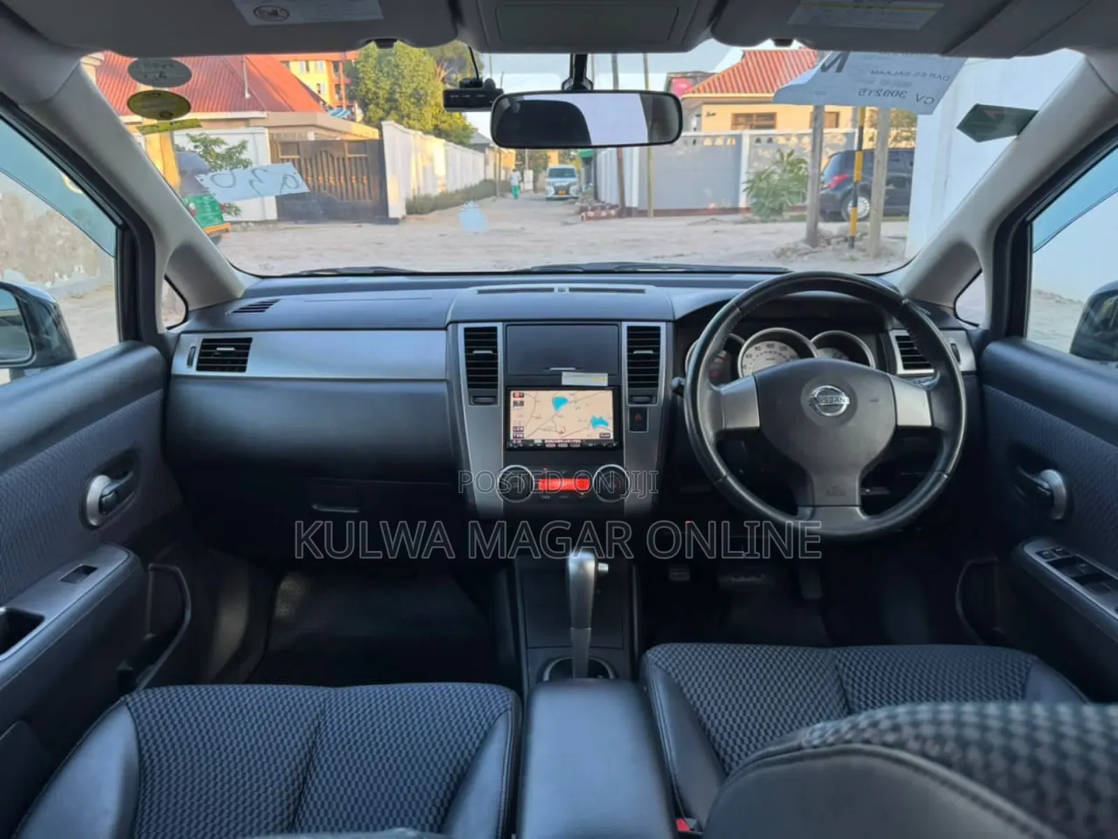 Nissan Tiida 2010 Black