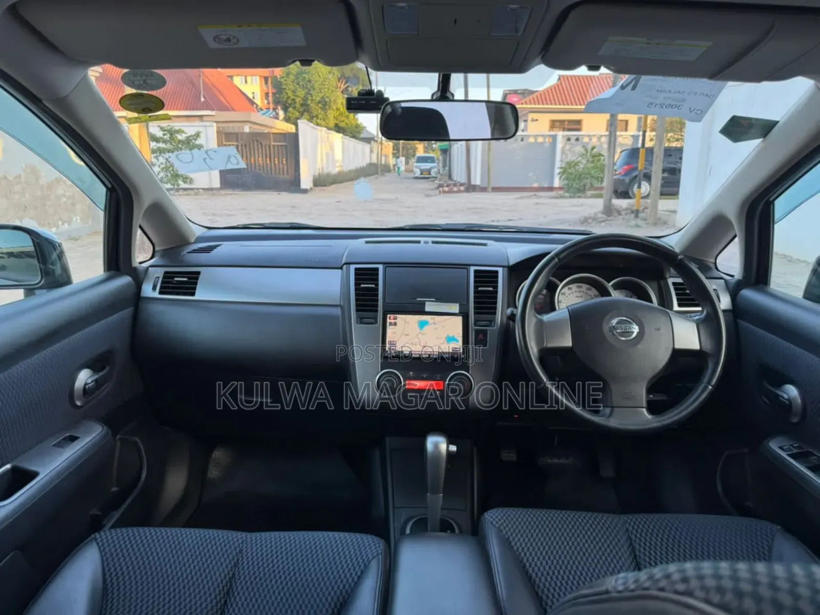 Nissan Tiida 2010 Black