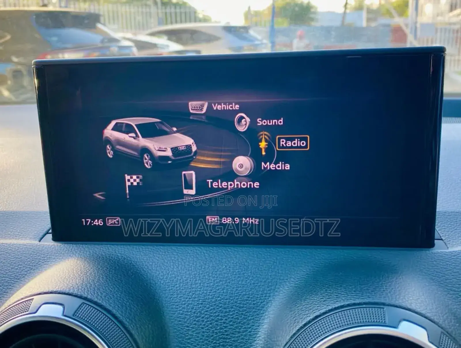 Audi Q2 2018 Silver