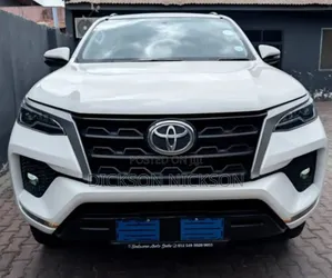 Toyota Fortuner 2.4 D AWD 2022 White