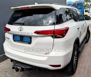 Toyota Fortuner 2.4 D AWD 2022 White