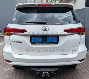 Toyota Fortuner 2.4 D AWD 2022 White
