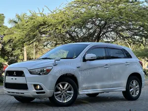 Mitsubishi RVR 2010 White