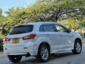 Mitsubishi RVR 2010 White