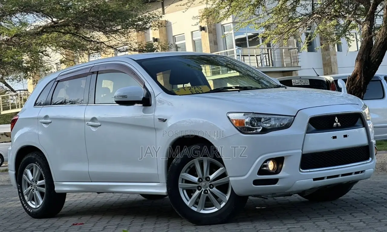 Mitsubishi RVR 2010 White