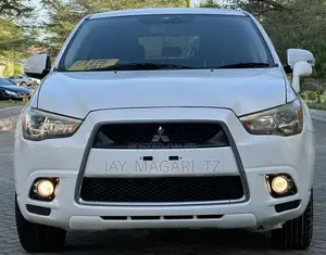 Mitsubishi RVR 2010 White