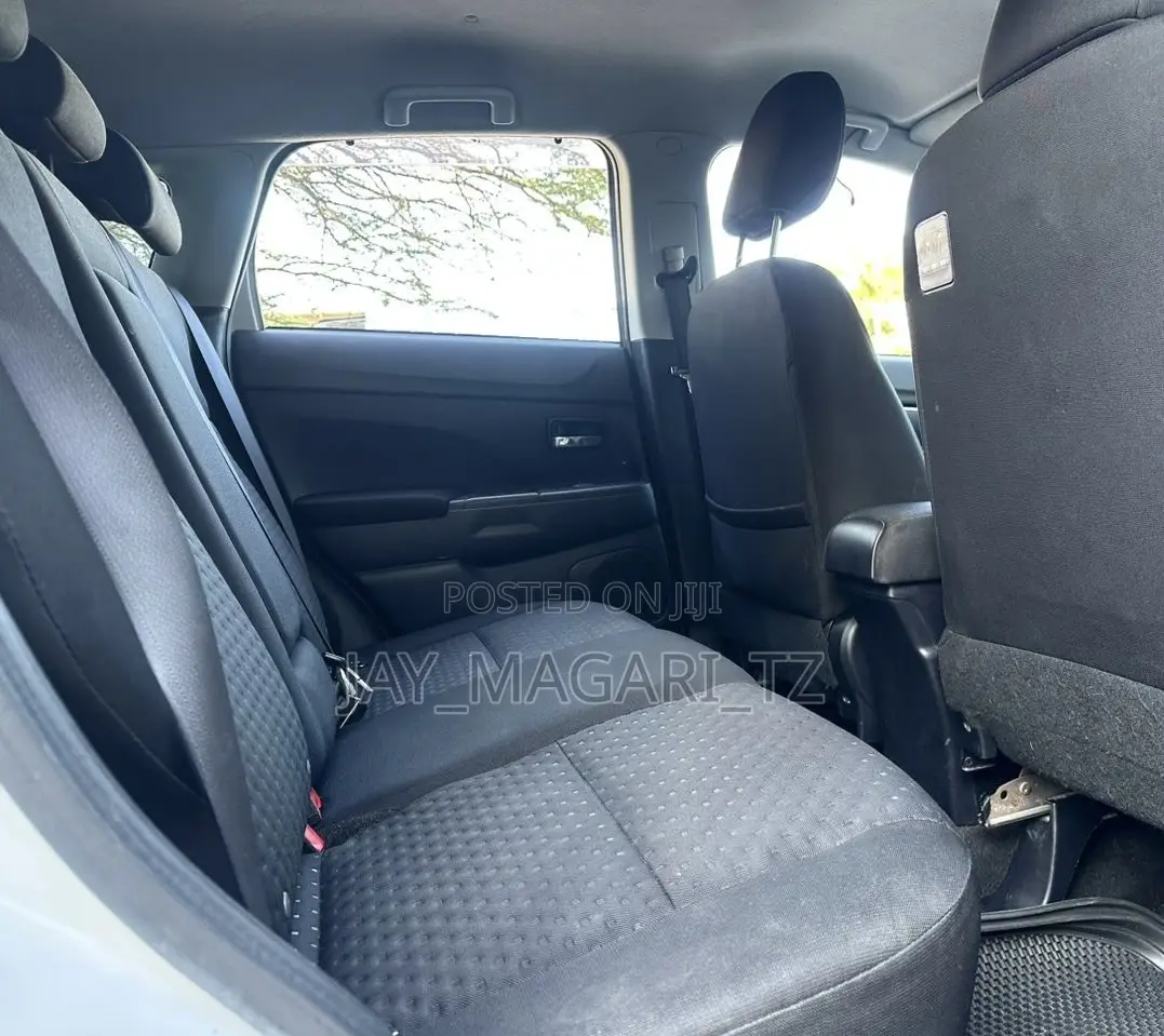 Mitsubishi RVR 2010 White