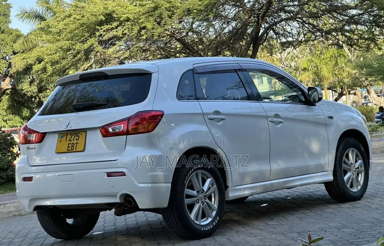 Mitsubishi RVR 2010 White