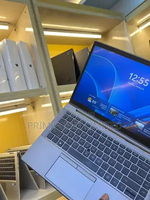 New Laptop HP ZBook Firefly G8 16GB Intel Core I7 SSD 256GB