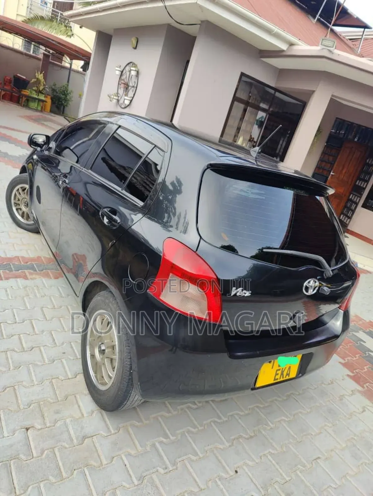 Toyota Vitz 1.3 AWD 3dr 2006 Black