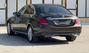 Mercedes-Benz C200 2015 Brown
