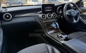 Mercedes-Benz C200 2015 Brown