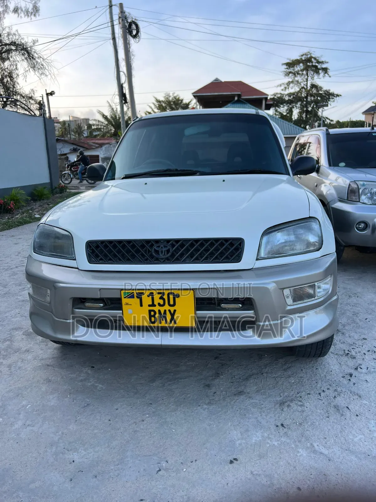 Toyota RAV4 1999 White