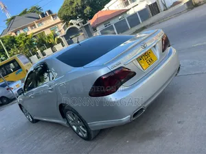 Toyota Crown 2009 Silver