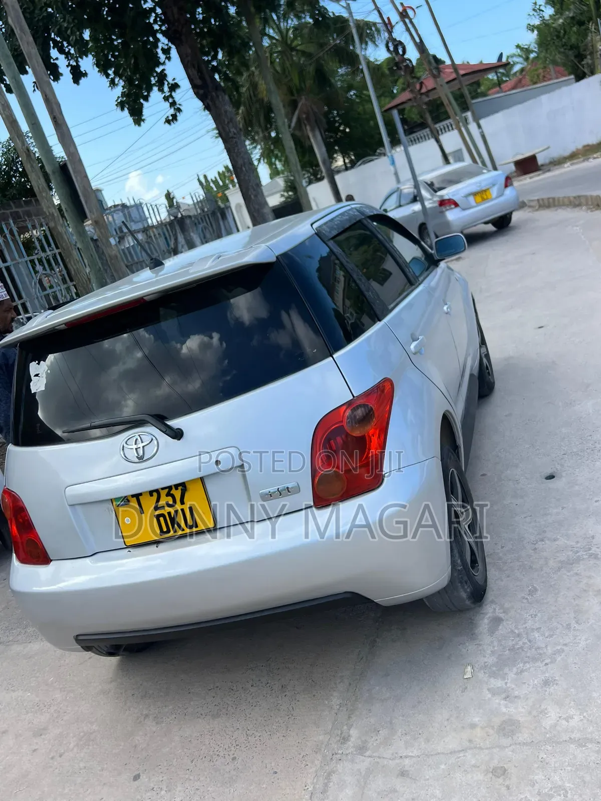 Toyota IST 2004 Silver