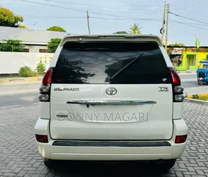 Toyota Land Cruiser Prado 2005 White