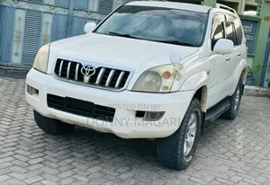 Toyota Land Cruiser Prado 2005 White