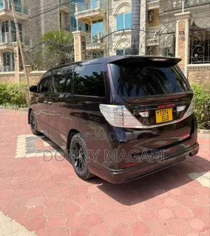 Toyota Vellfire 2010 Maroon