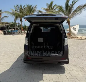 Toyota Vellfire 2010 Maroon