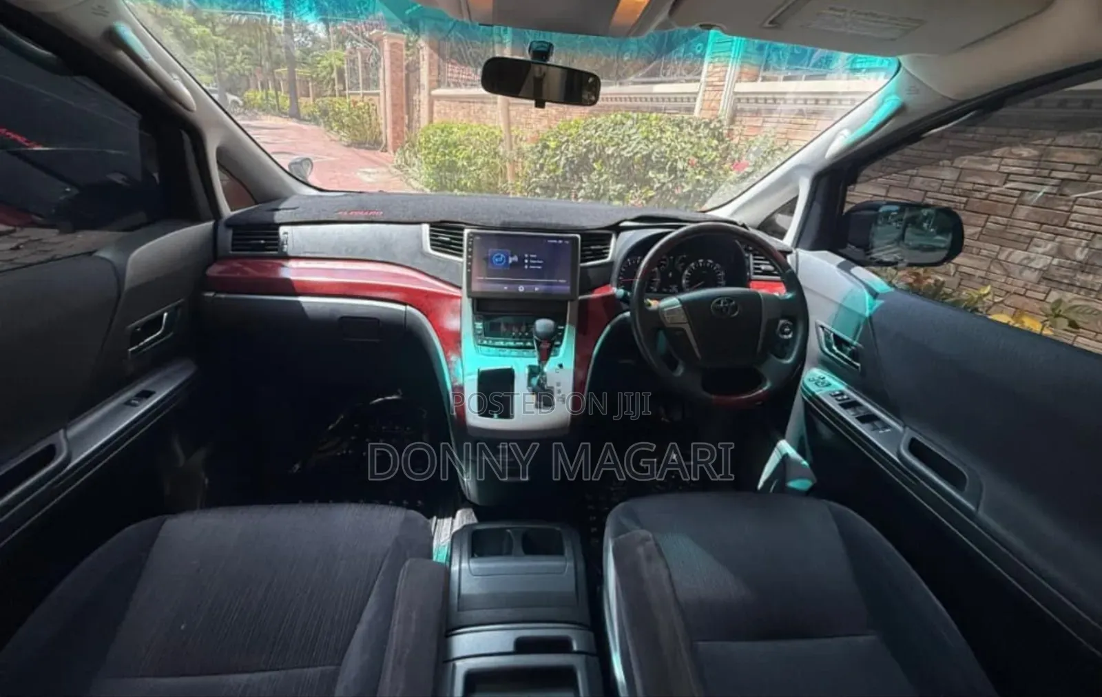Toyota Vellfire 2010 Maroon