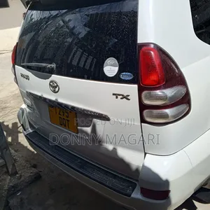 Toyota Land Cruiser Prado 2006 White