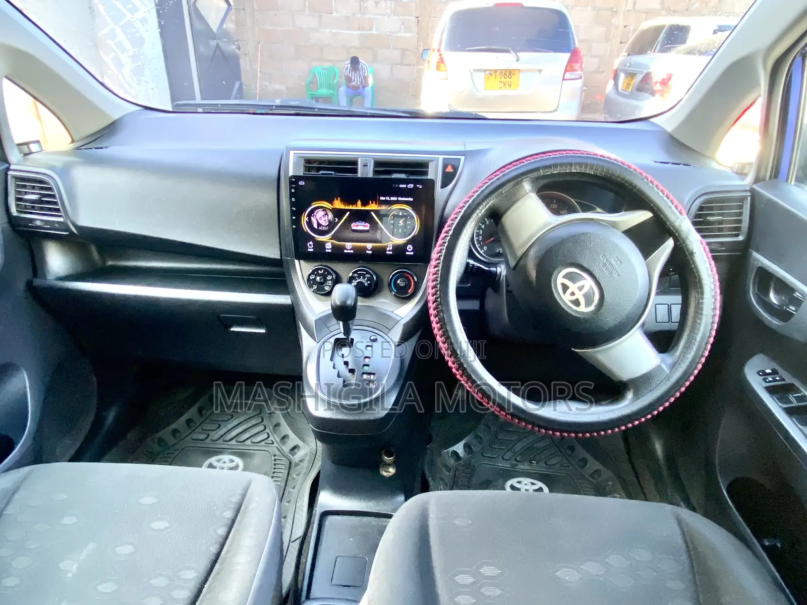 Toyota Ractis 2011 Blue