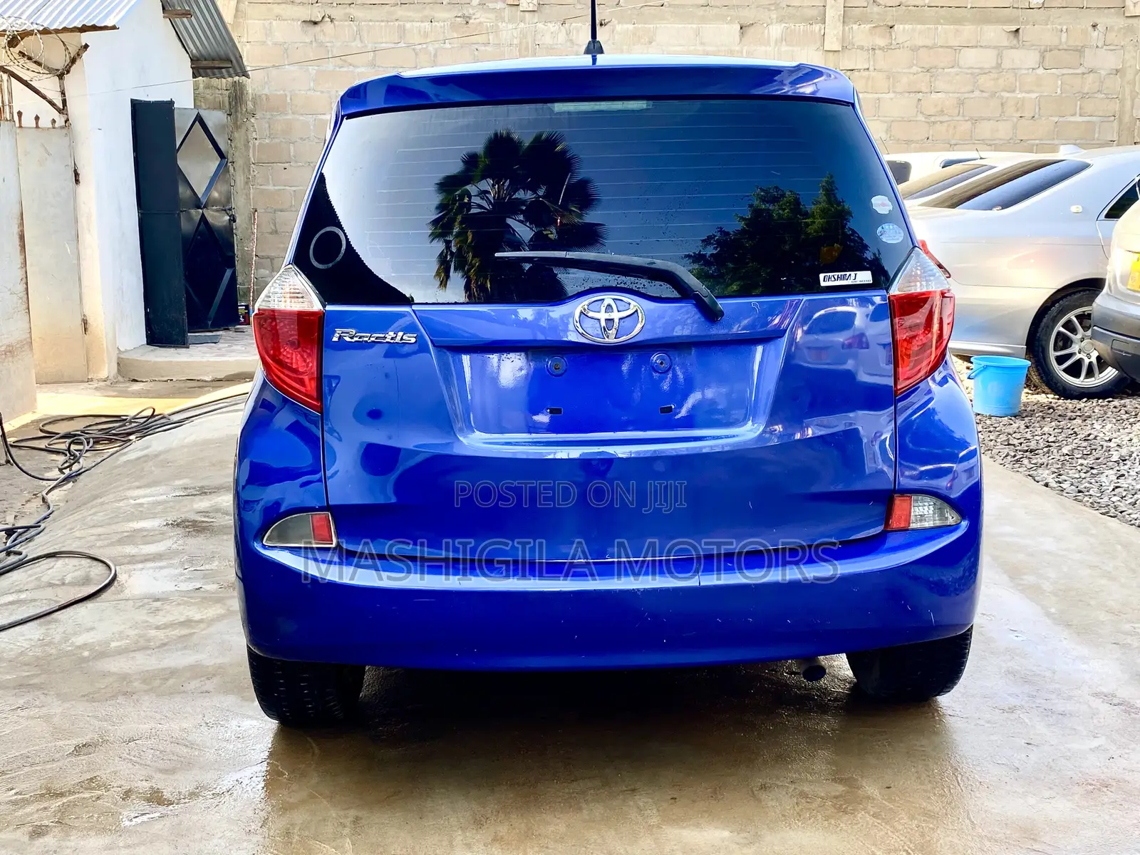 Toyota Ractis 2011 Blue