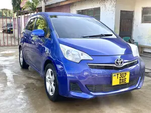 Toyota Ractis 2011 Blue