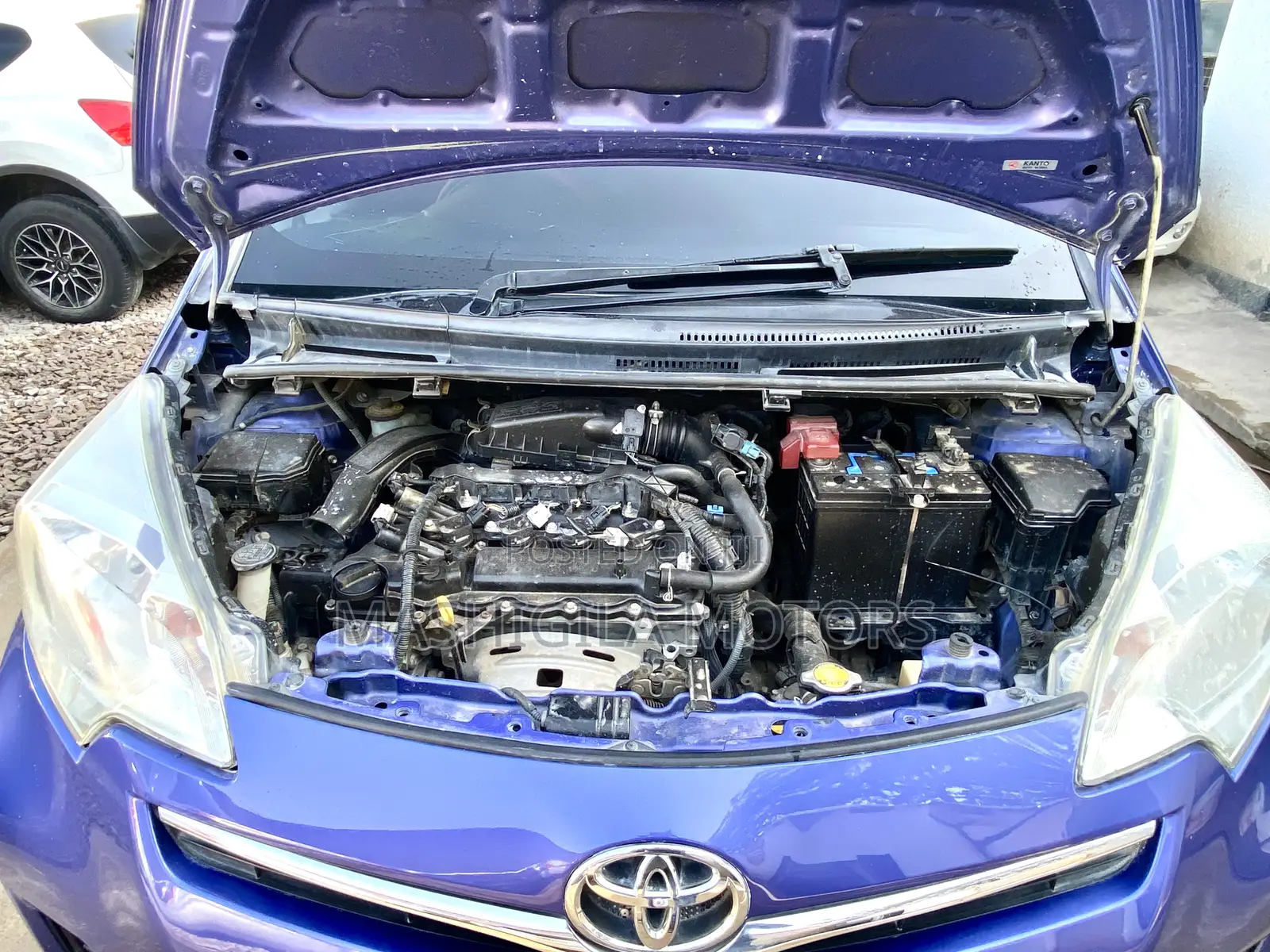Toyota Ractis 2011 Blue
