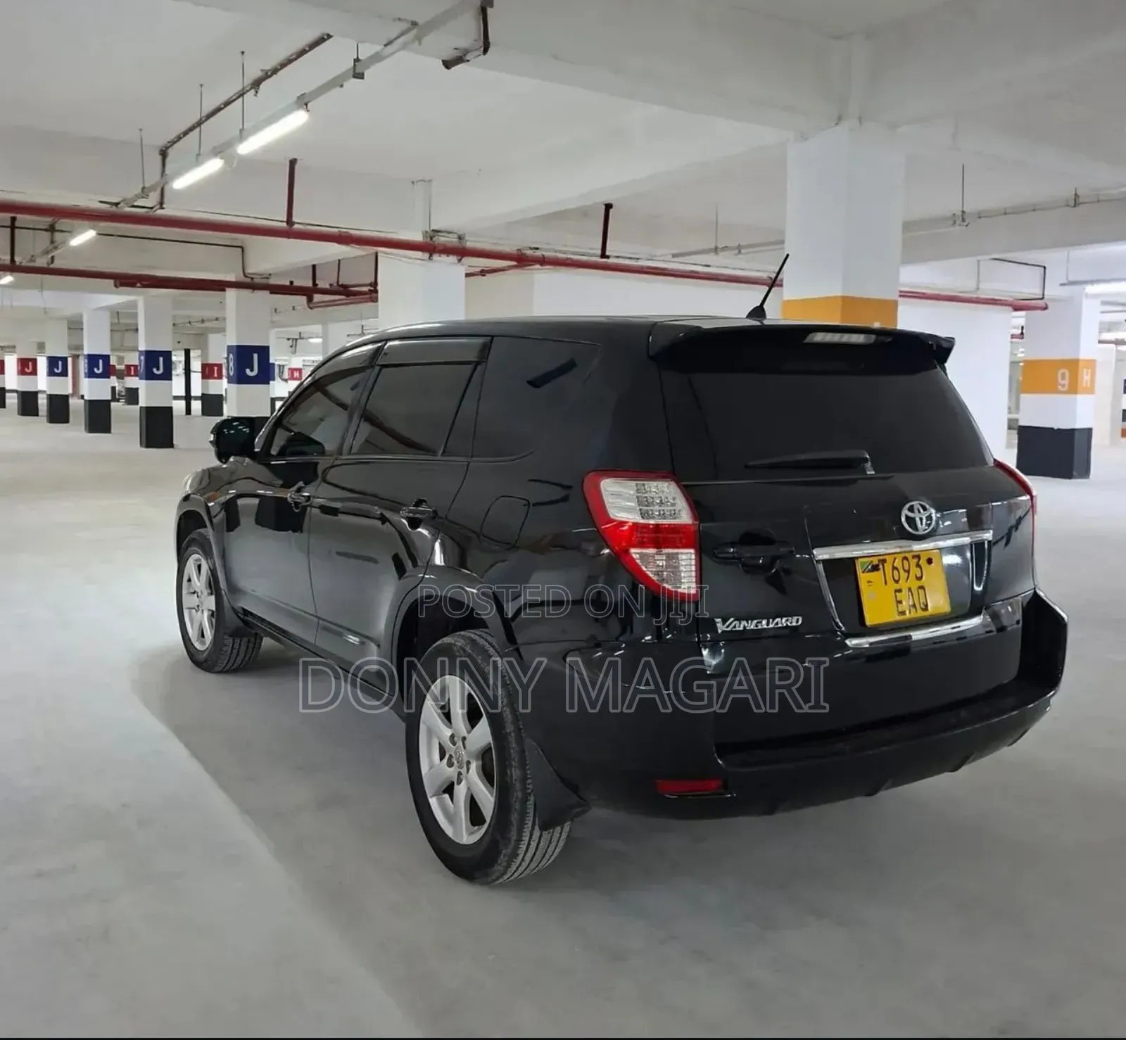 Toyota Vanguard 2011 Black