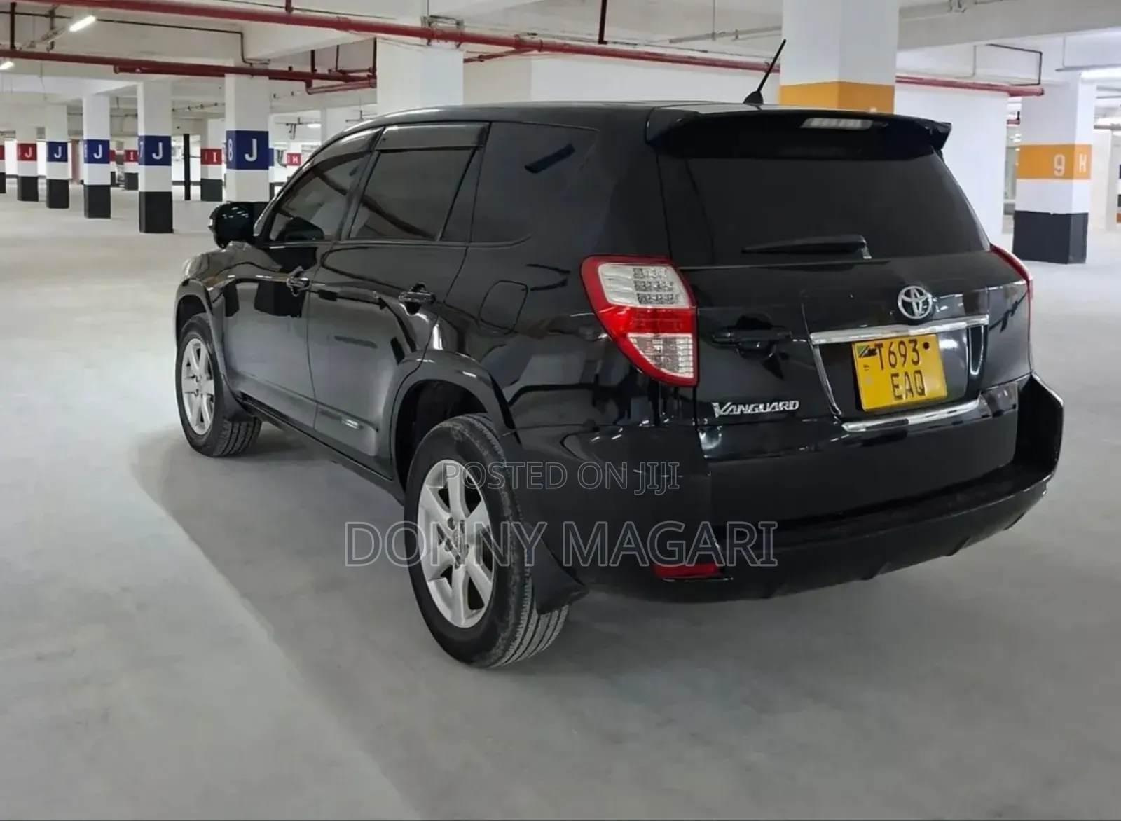 Toyota Vanguard 2011 Black